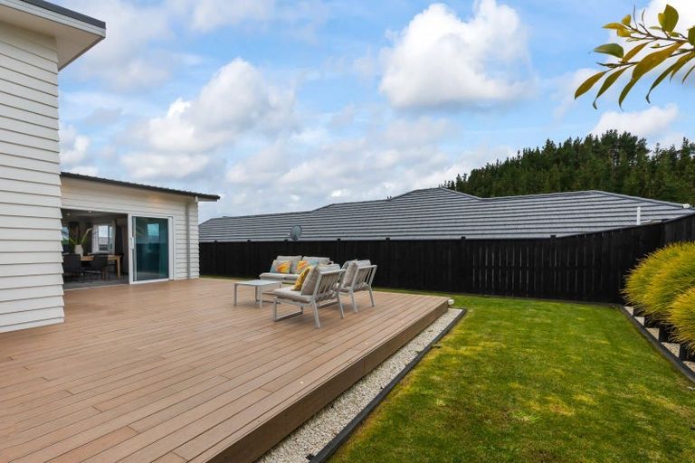 Photo of property in 10 Weatherdeck Close, Whitby, Porirua, 5024