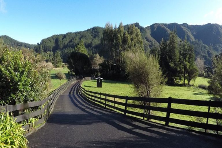 Photo of property in 1423 Akatarawa Road, Akatarawa Valley, Upper Hutt, 5372