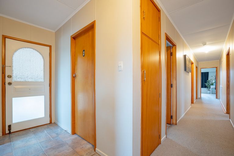 Photo of property in 404 High Street South, Carterton, 5713