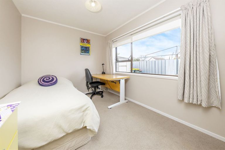 Photo of property in 2/34 Cambridge Terrace, Papatoetoe, Auckland, 2025