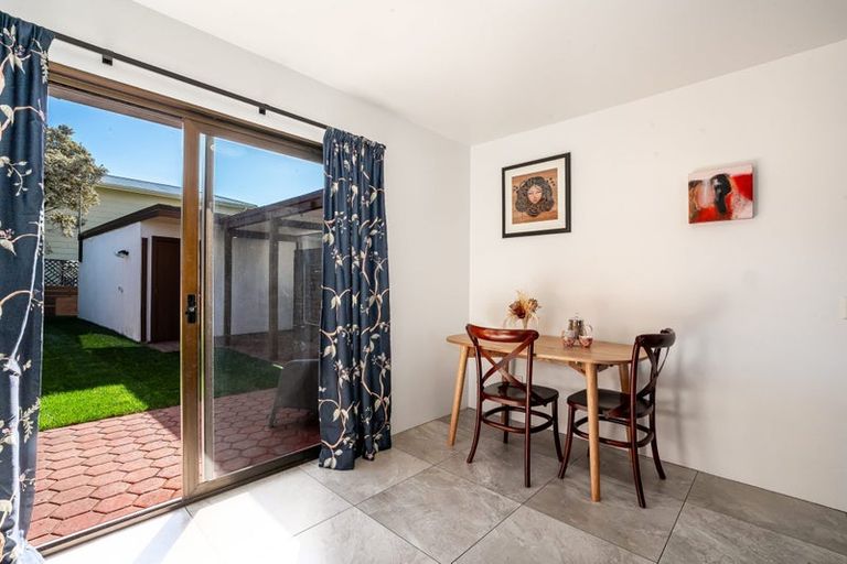 Photo of property in 11 Tamahine Street, Maupuia, Wellington, 6022