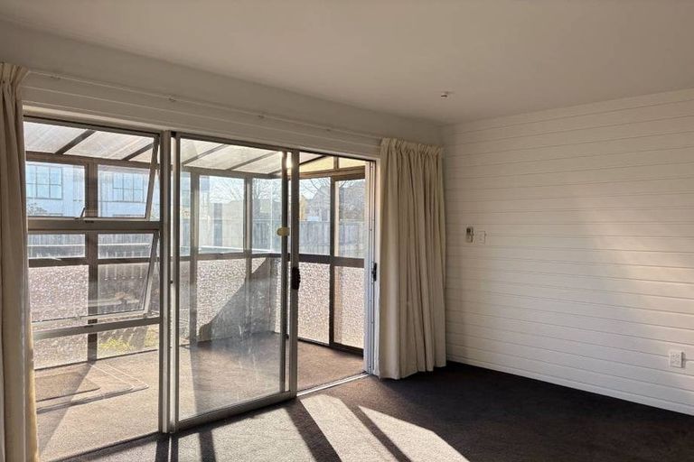 Photo of property in 2/73 Harewood Road, Papanui, Christchurch, 8053