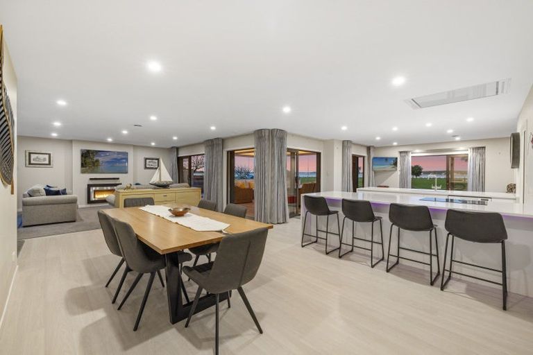 Photo of property in 26 Harbour View Road, Omokoroa, 3114