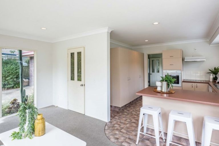 Photo of property in 73 Park Avenue, Waikanae, 5036