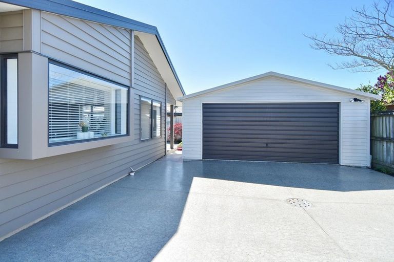 Photo of property in 3a Lindis Lane, New Brighton, Christchurch, 8083