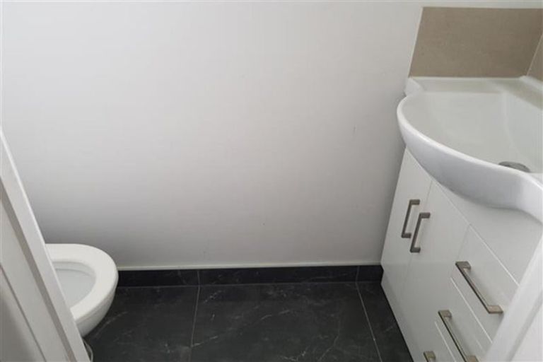 Photo of property in 10 Mcclintock Road, Massey, Auckland, 0614