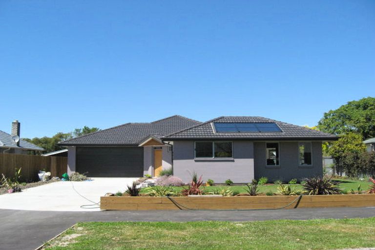 Photo of property in 17 Elwyn Place, Avonhead, Christchurch, 8042