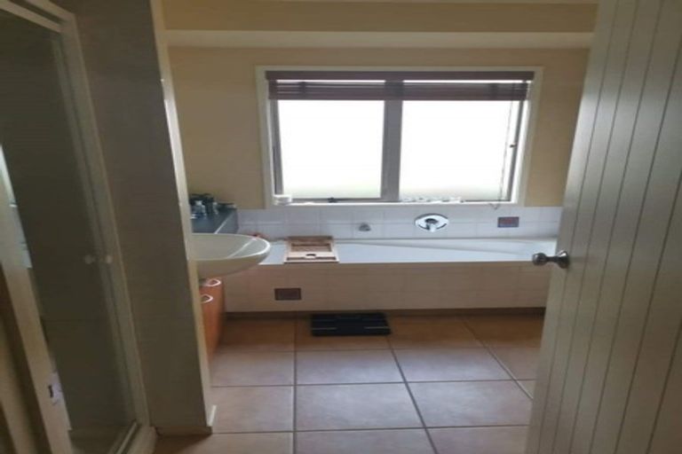 Photo of property in 14 Aviara Court, Northpark, Auckland, 2013