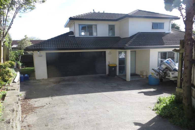 Photo of property in 1/11 Rakaia Rise, Clover Park, Auckland, 2019