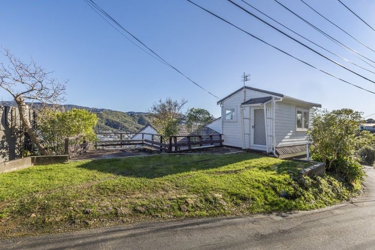 Photo of property in 2 Hudson Street, Island Bay, Wellington, 6023