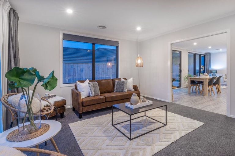 Photo of property in 22 Queen Charlotte Drive, Aotea, Porirua, 5024