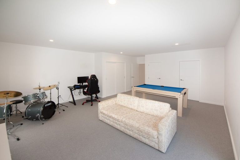 Photo of property in 5 Farnworth Terrace, Churton Park, Wellington, 6037