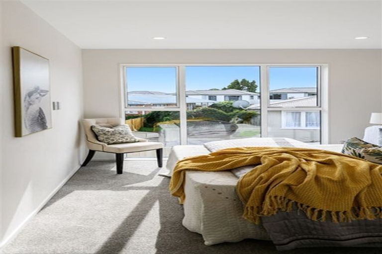 Photo of property in 3d Kingdale Road, Henderson, Auckland, 0610