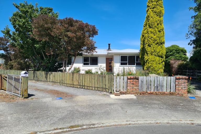 Photo of property in 27 Moore Crescent, Carterton, 5713