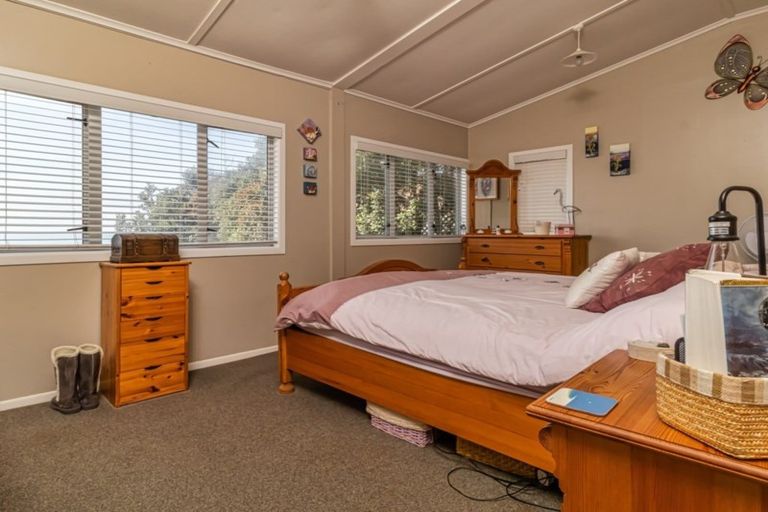 Photo of property in 17 Clifton Road, Haumoana, 4102