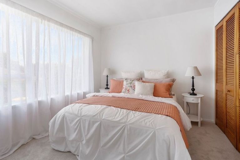 Photo of property in 2/38 Stanley Road, Glenfield, Auckland, 0629