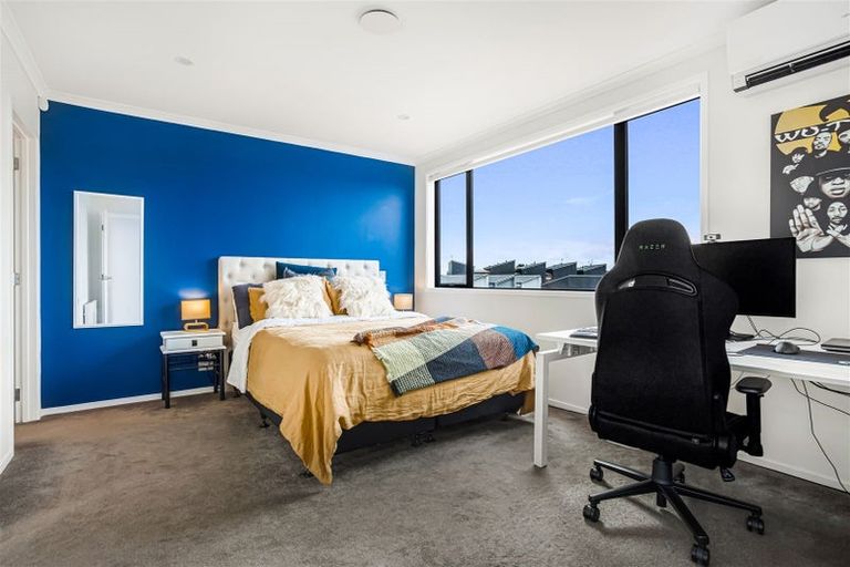 Photo of property in 22 Hobsonville Point Road, Hobsonville, Auckland, 0616