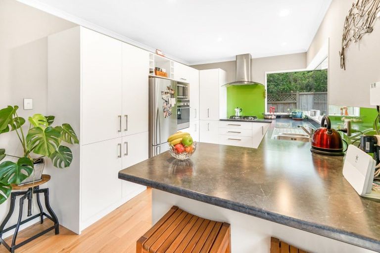 Photo of property in 4 Hereford Place, Grandview Heights, Hamilton, 3200