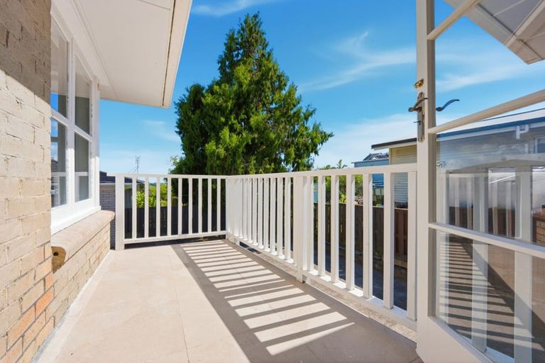 Photo of property in 1/35 Bradbury Road, Botany Downs, Auckland, 2010