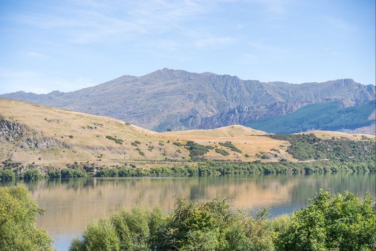 Photo of property in 9 Arrowtown-lake Hayes Road, Lake Hayes, Queenstown, 9371