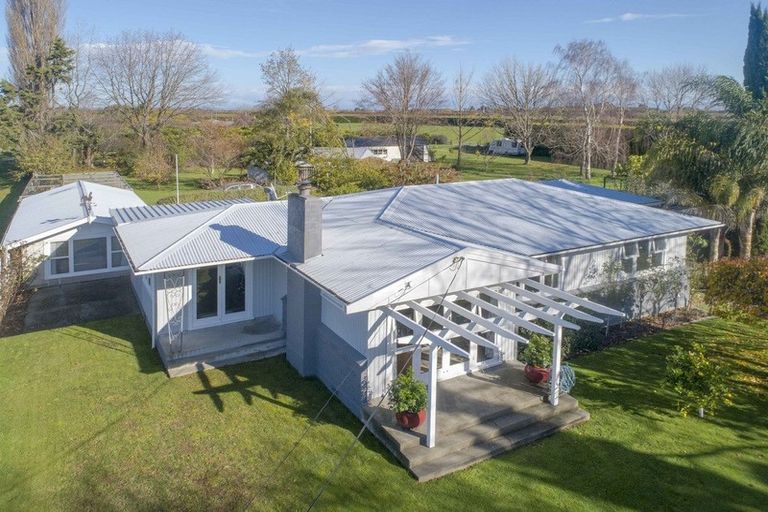 Photo of property in 166 Mill Road, Clive, 4180