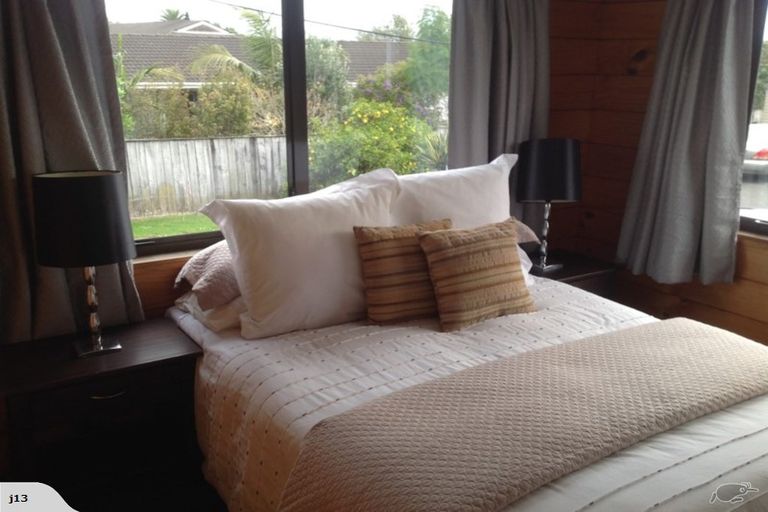 Photo of property in 1/202 Te Atatu Road, Te Atatu South, Auckland, 0610