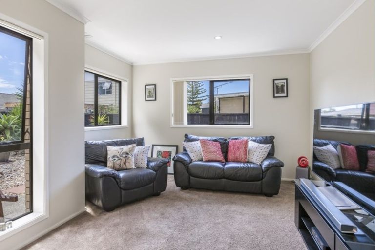 Photo of property in 15a West Hoe Road, Orewa, 0931