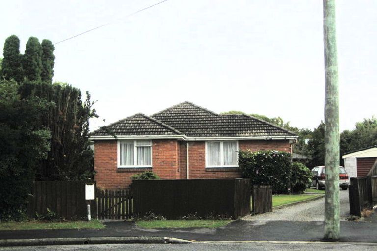 Photo of property in 4 Westcott Street, Dallington, Christchurch, 8061
