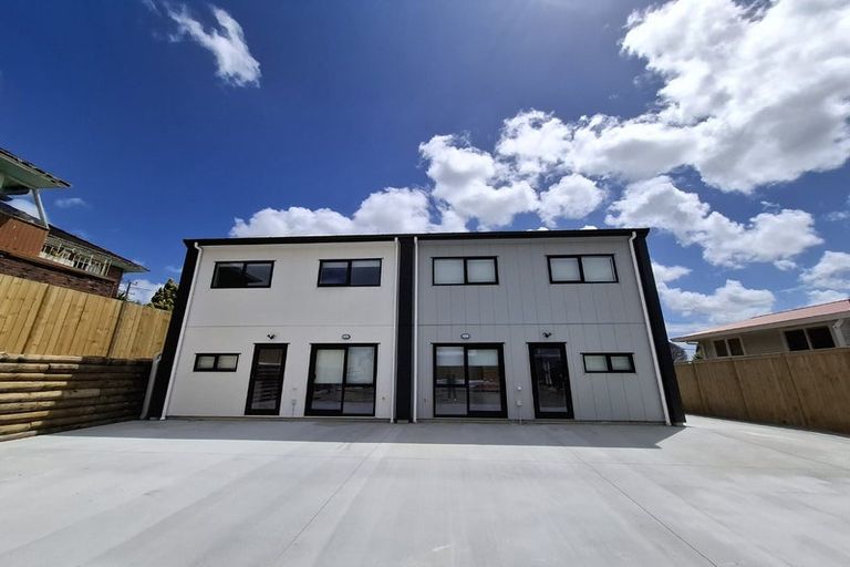 Photo of property in 72a Ocean View Road, Northcote, Auckland, 0627