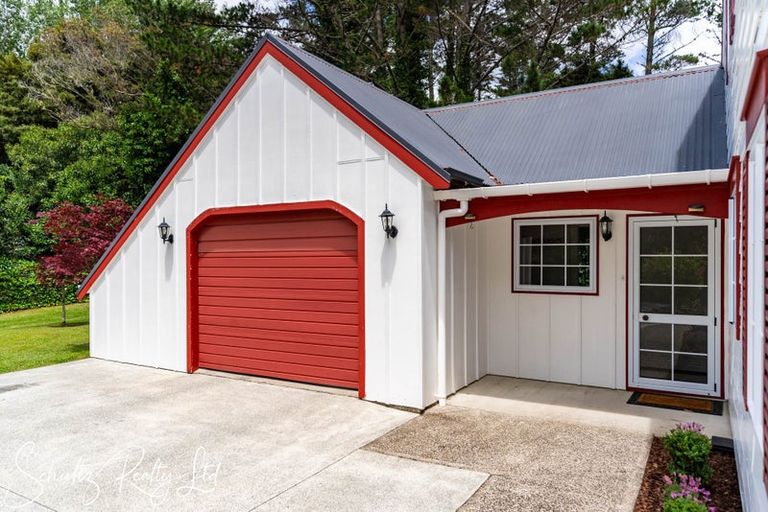 Photo of property in 3251 Paparoa-oakleigh Road, Paparoa, 0571