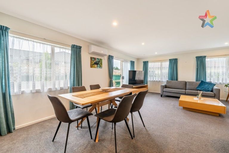 Photo of property in 32 Woodland Mews, Wainuiomata, Lower Hutt, 5014