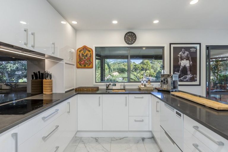 Photo of property in 15e Puriri Avenue, Orewa, 0931