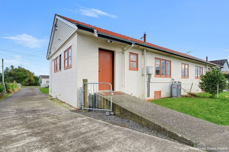 Photo of property in 21 Robert Street, Marton, 4710