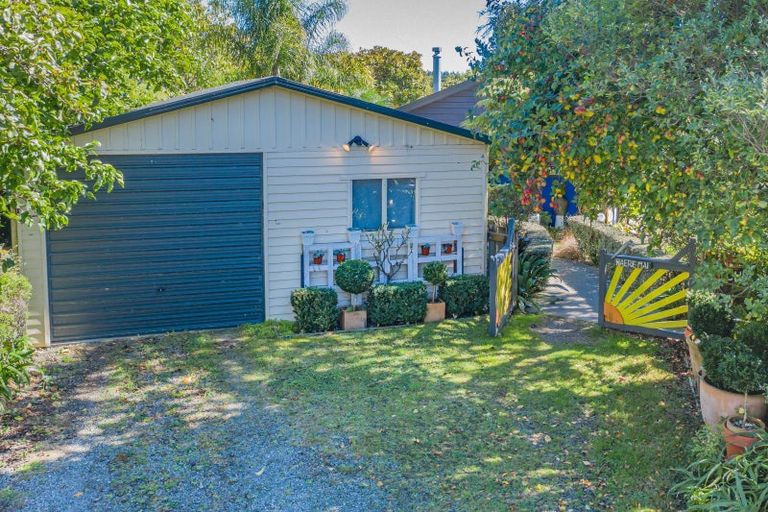 Photo of property in 182 Muhunoa West Road, Ohau, Levin, 5570