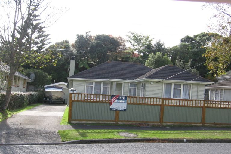 Photo of property in 17 Tilbury Street, Fairfield, Lower Hutt, 5011