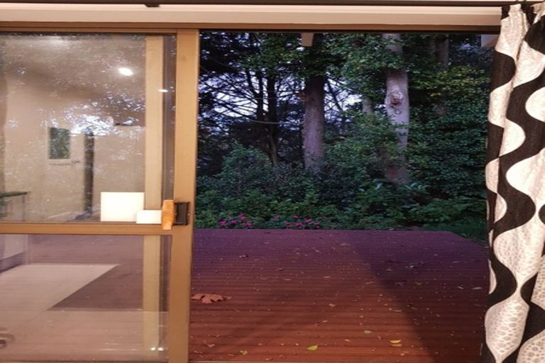 Photo of property in 1/44 Deuxberry Avenue, Northcote, Auckland, 0627