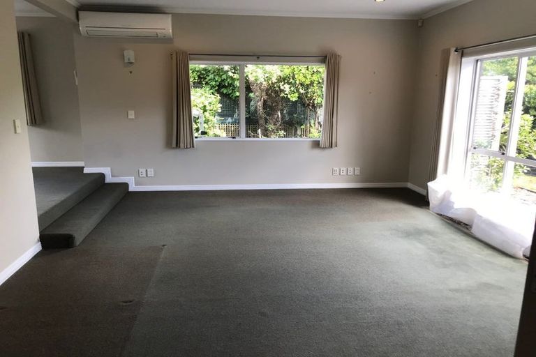 Photo of property in 12 Suncrest Drive, West Harbour, Auckland, 0618