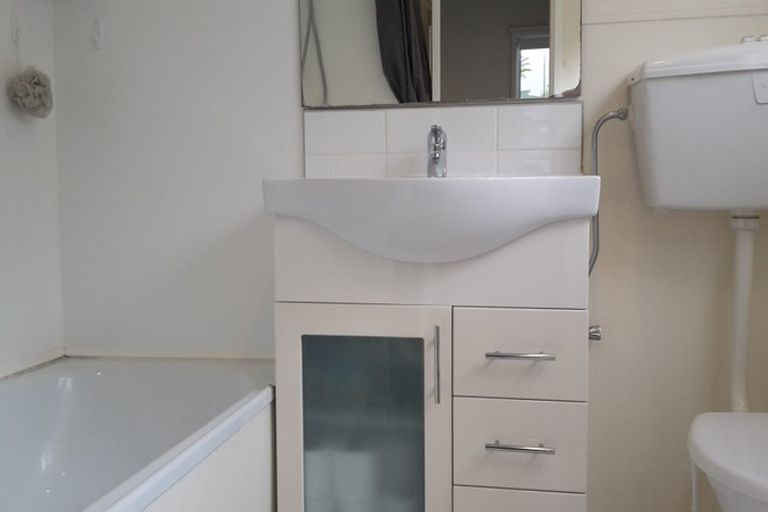 Photo of property in 18a Penryn Drive, Camborne, Porirua, 5026