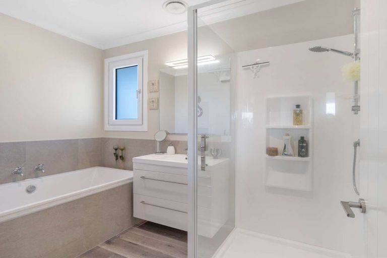 Photo of property in 12 Longbeach Drive, Castlecliff, Whanganui, 4501