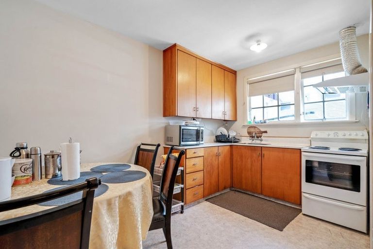 Photo of property in 2/276 Stanmore Road, Richmond, Christchurch, 8013