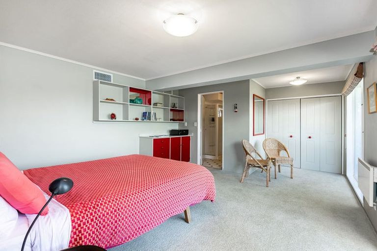 Photo of property in 42 Ferry Road, Days Bay, Lower Hutt, 5013