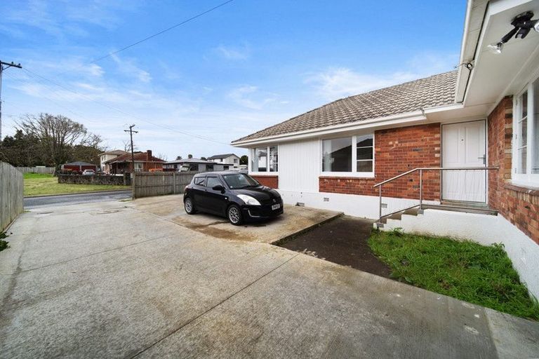 Photo of property in 51 Hallberry Road, Mangere East, Auckland, 2024