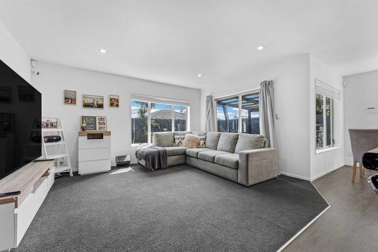 Photo of property in 9 Maadi Place, Papakura, 2110