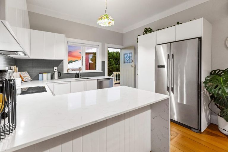 Photo of property in 2a Gardner Avenue, New Lynn, Auckland, 0600