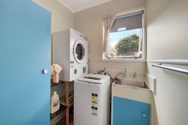 Photo of property in 27 Browning Crescent, Owhata, Rotorua, 3010