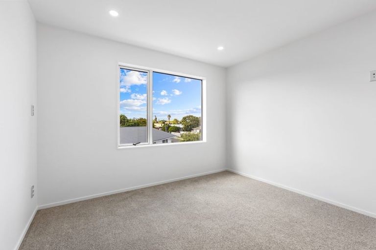 Photo of property in 2a Feasegate Street, Manurewa, Auckland, 2102