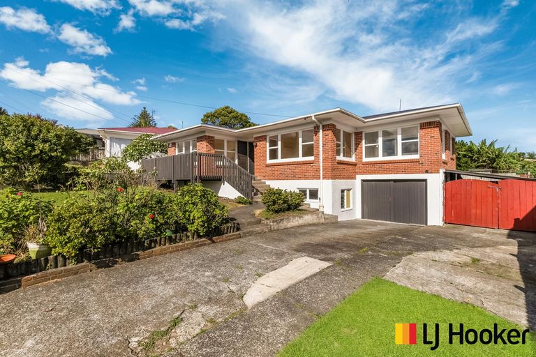 Photo of property in 1 Lynmore Drive, Hillpark, Auckland, 2102
