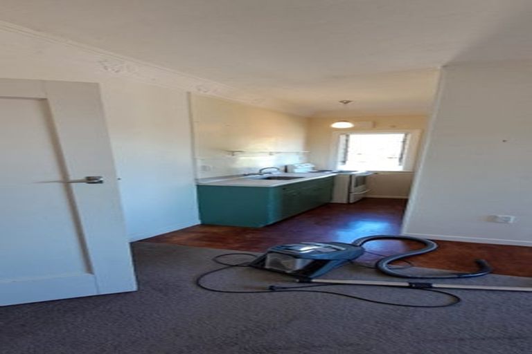 Photo of property in 11 Melrose Road, Island Bay, Wellington, 6023