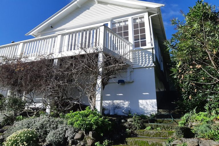 Photo of property in 6 Manuka Terrace, Eastbourne, Lower Hutt, 5013