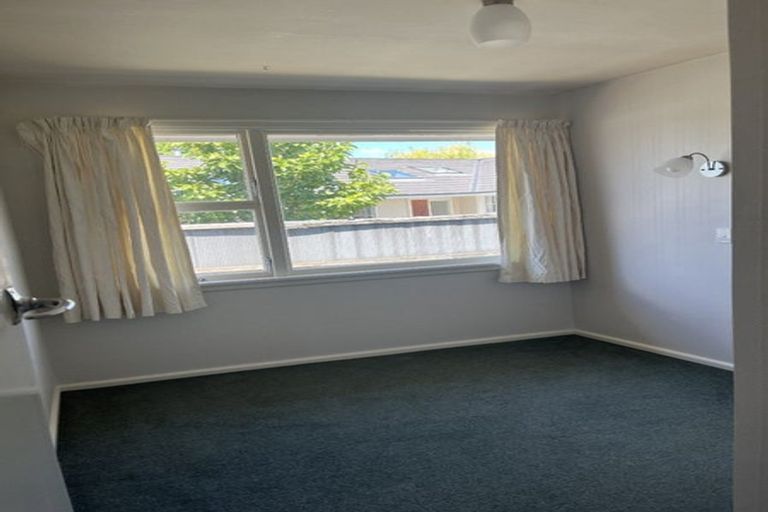 Photo of property in 16 Joyce Crescent, Ilam, Christchurch, 8041